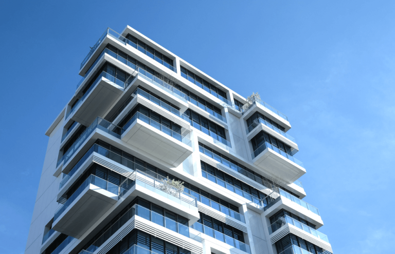 WHEN IS THE RIGHT TIME TO BUY AN APARTMENT? LEARN FROM OUR EXPERTS